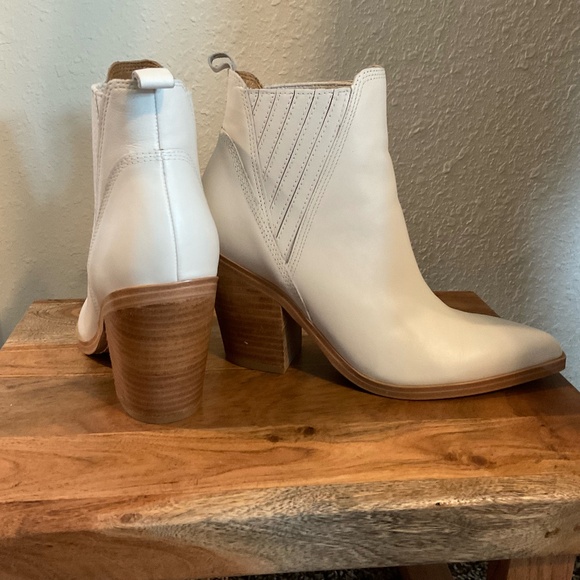 Marc Fisher Leather Pointed toe Ankle Boots, Size 6.5, NWOT - Picture 1 of 6